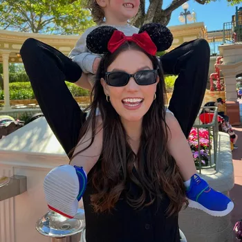 Карли с сыном