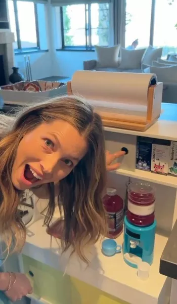 Джессика Бил