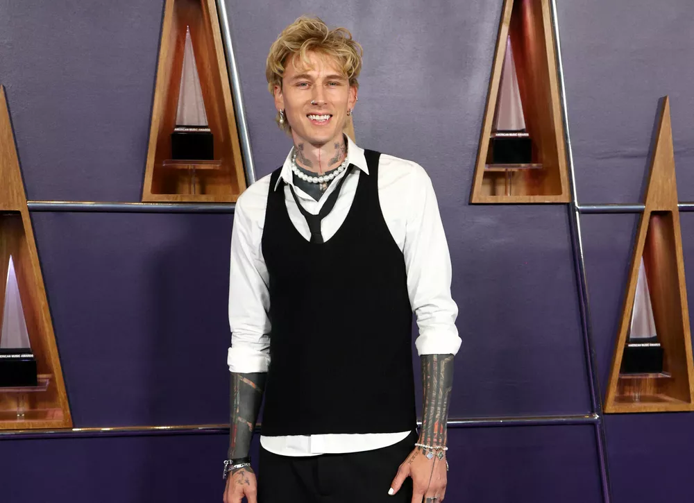Сиара, Род Стюарт, Дэвид Гетта, Machine Gun Kelly: кто был на премии AMA 2025
