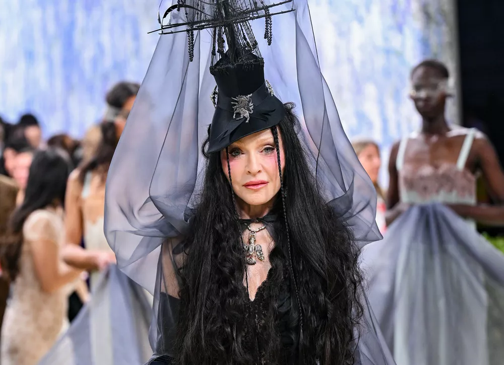 Цвет настроения – черный: Мадонна, Вера Вонг и Шер на Met Gala