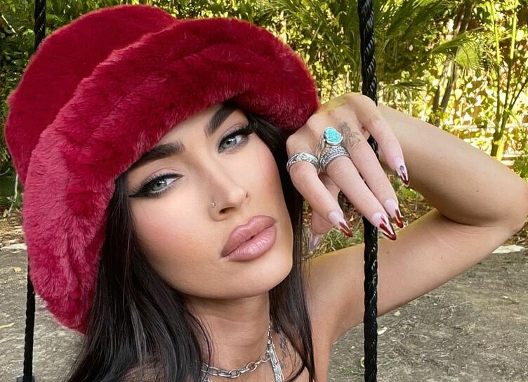 Megan Fox posts bikini photo after claims she doesn’t like her body