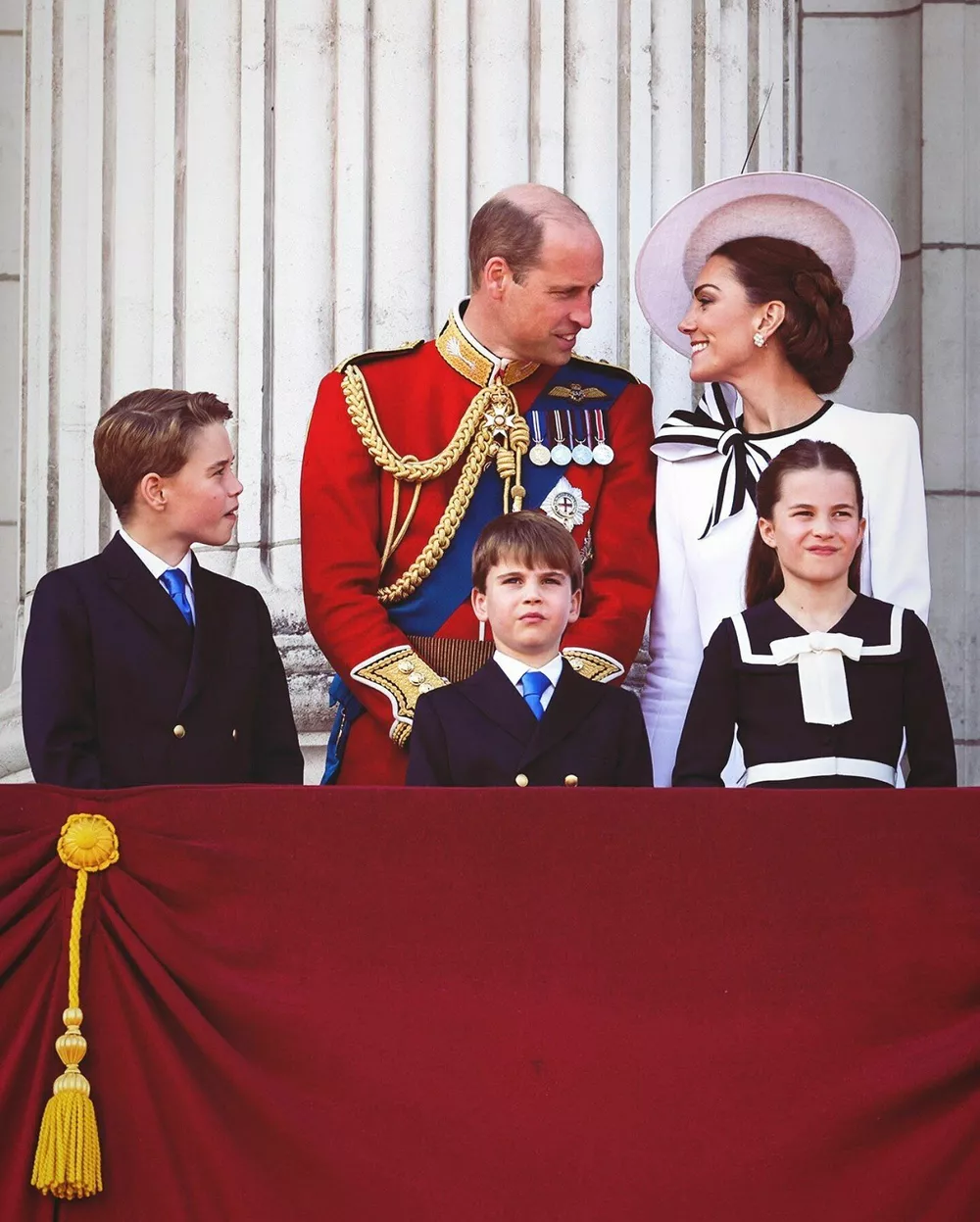 Принц Уильям и Кейт Миддлтон с детьми