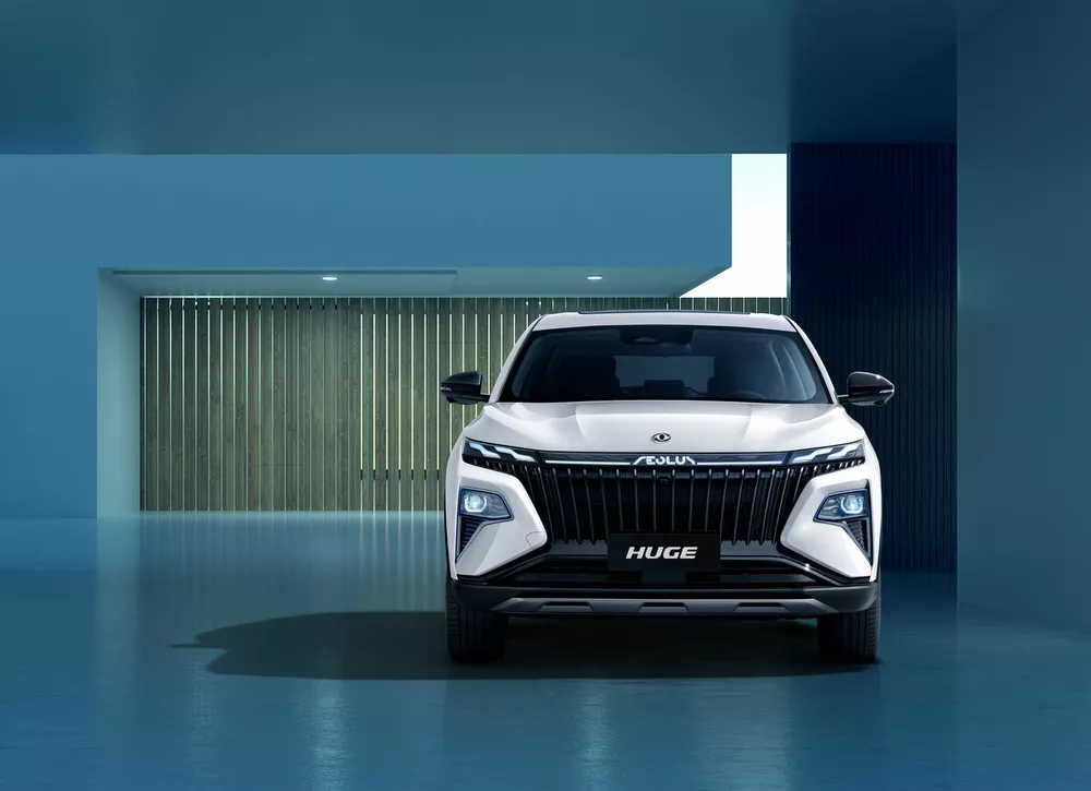 Два кроссовера Dongfeng, седан Exlantix, новейшие пикапы Oting – главные события в мире авто