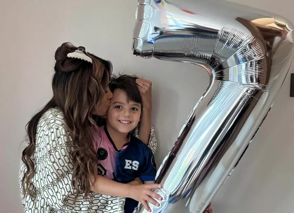 Ева Лонгория трогательно отметила 7-летие сына 