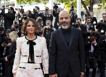 Холли Берри