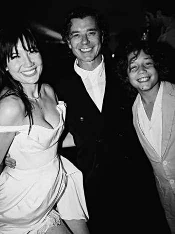 Гэвин с дочкой и сыном Аполло