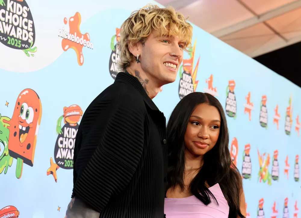 Machine Gun Kelly вывел в свет 15-летнюю дочь