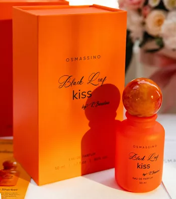 Black Leaf Kiss