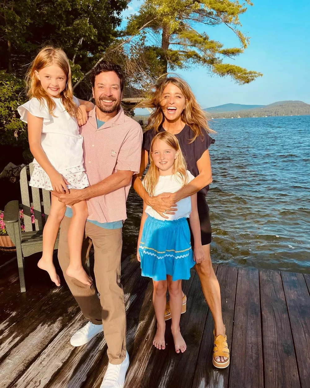 Джимми Фэллон с женой и дочерьми