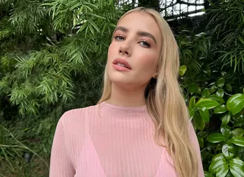 Эмма Робертс