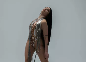 Лурдес Леон