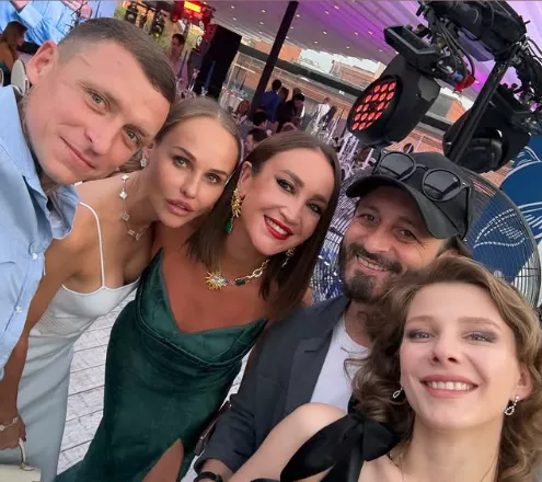 Гости на свадьбе: Мамаевы, Бузова, Авербух и Арзамасова