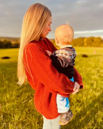 Ализе с сыном