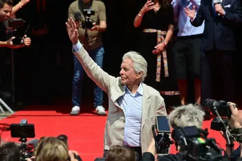 Майкл Дуглас