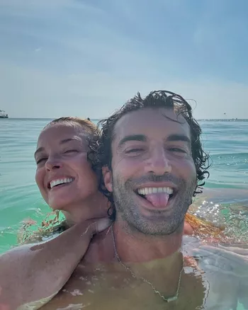 Джастин Бальдони с супругой