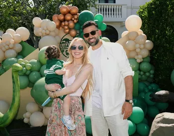 Линдси с сыном и мужем