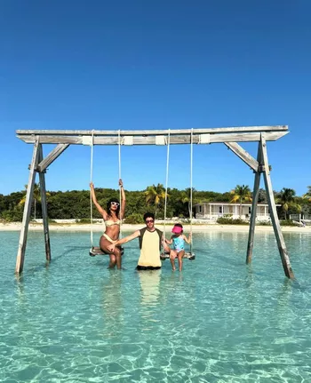 Приянка Чопра с семьей