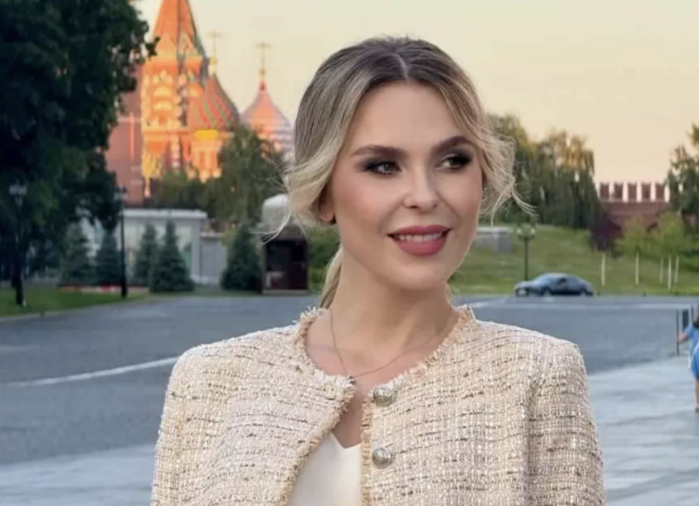 Пелагея отметила 39-летие в откровенном наряде