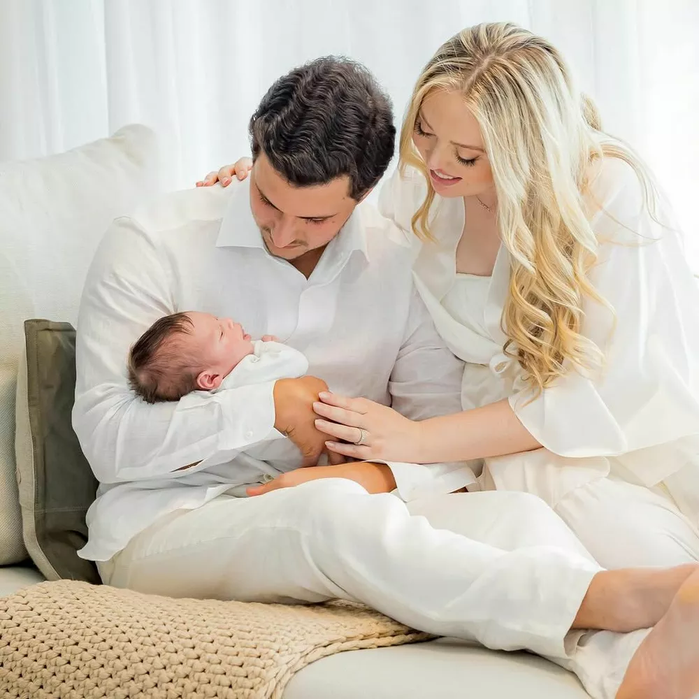 Тиффани с мужем и сыном