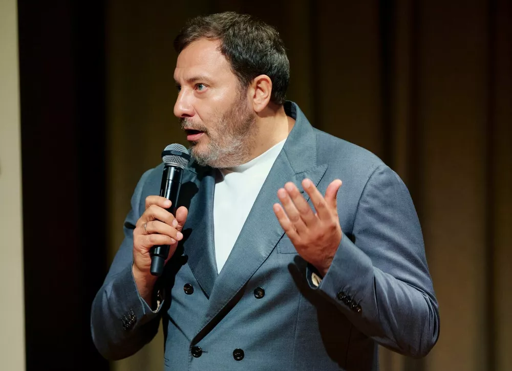 Сергей Минаев, Артемий Лебедев и другие звезды посетили дискуссию о нейроархитектуре