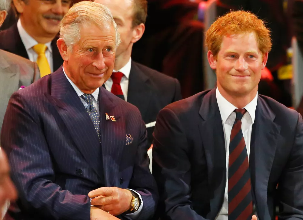 СМИ узнали о возможной встрече Карла III и принца Гарри в сентябре