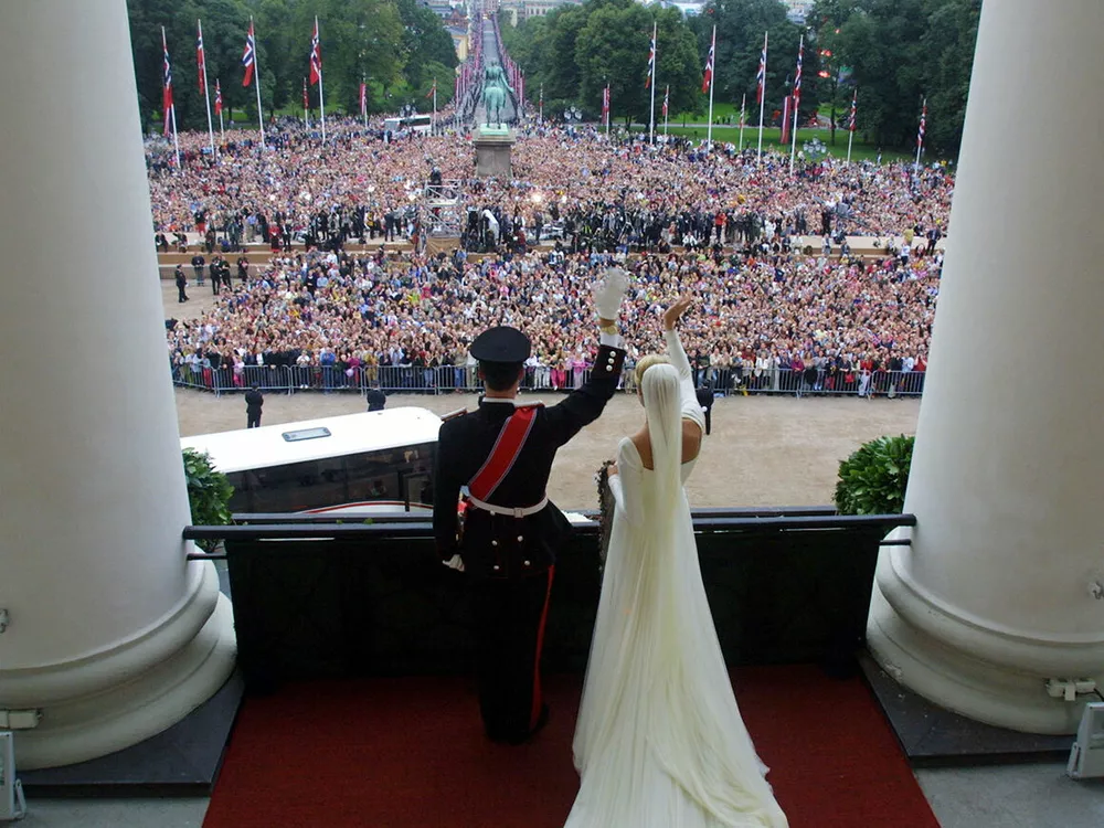 Хокон и Метте-Марит в день своей свадьбы 25 августа 2001 года