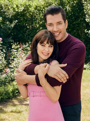 Дешанель и Скотт