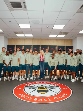 Шиффер с командой