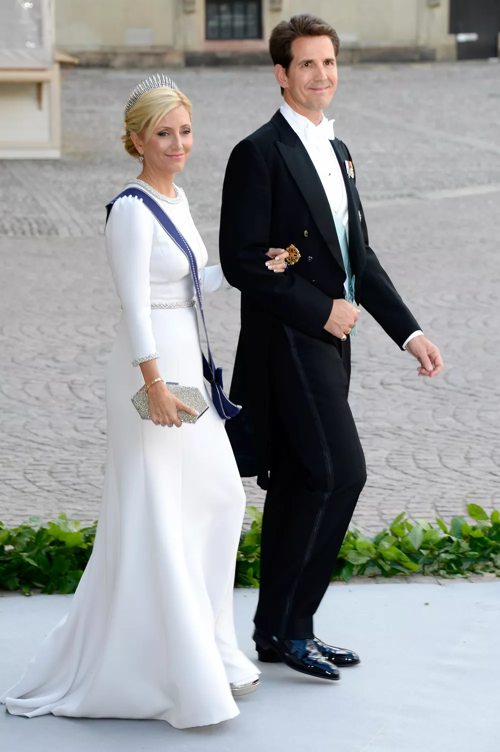 Несмотря на то, что греческая королевская семья давно лишилась престола, ее представители остаются желанными гостями на всех торжественных событиях в жизни европейских монархов. На фото Павел и Мари-Шанталь на свадьбе шведской принцессы Мадлен и американца Кристофера О'Нила  8 июня 2013 года