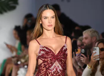 Алессандра Амбросио