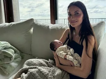 Оливия с дочкой