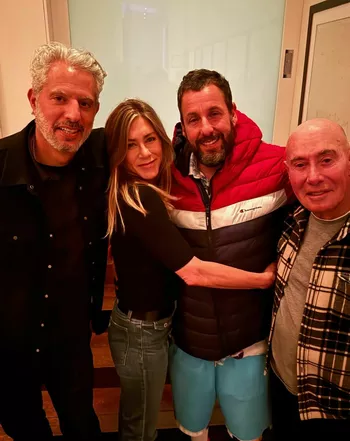 Дженнифер Энистон с друзьями