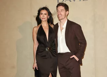 Нина Добрев