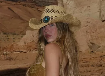 Сидни Суини