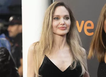 Анджелина Джоли