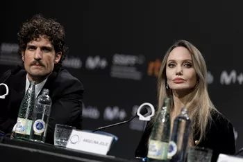 Анджелина Джоли