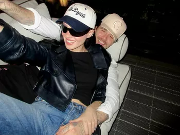 Никола Пельтц и Бруклин Бекхэм