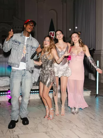 Суини с друзьями