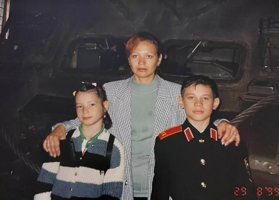 Ида в детстве с мамой и братом