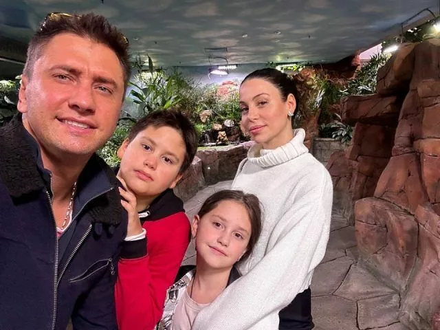 Павел с детьми от Агаты Муцениеце и Зепюр