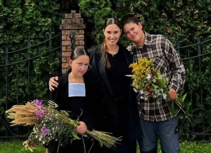 Звездная линейка: Агата Муцениеце, Полина Гагарина, Ксения Собчак и другие отвели детей в школу