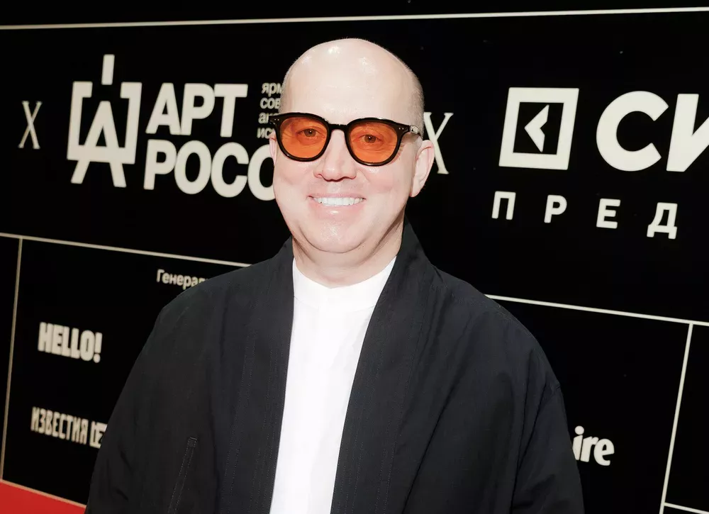Сергей Бурунов в интервью HELLO!: «Я плачу часто — мужчины обязаны плакать»