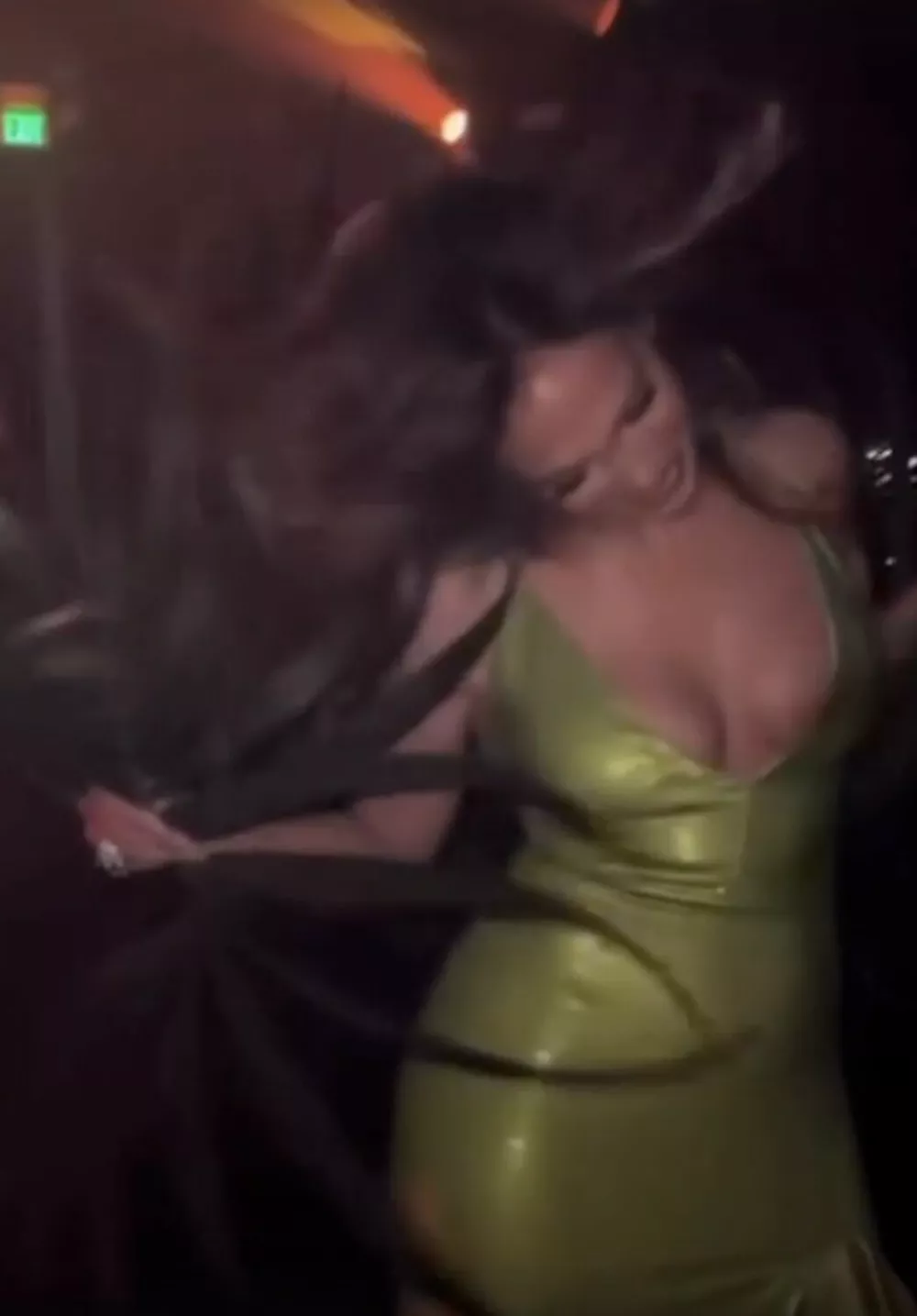 Кадр из видео Дженнифер Лопес