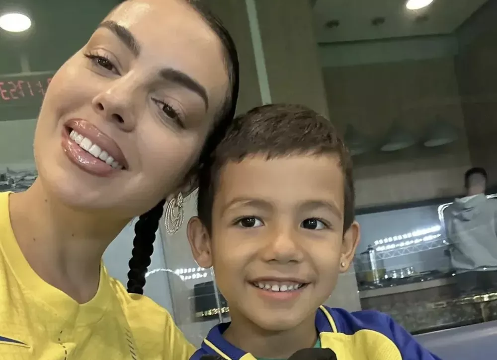 Джорджина Родригес поддержала Криштиану Роналду на матче в Саудовской Аравии