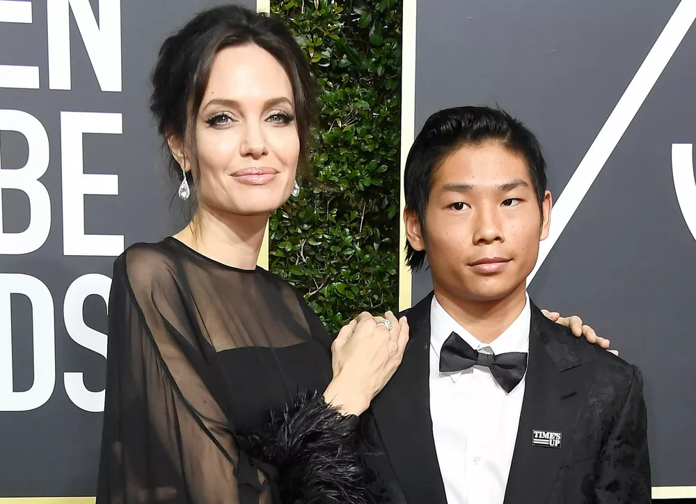 Сын Анджелины Джоли и Брэда Питта закрутил роман с 20-летней актрисой