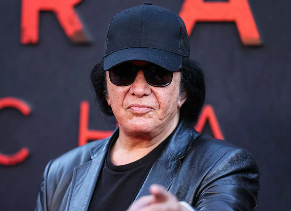 Бас-гитарист группы KISS госпитализирован после автомобильной аварии