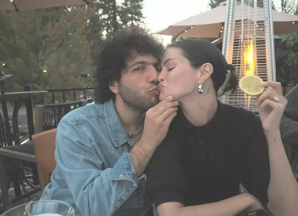 Бенни Бланко нежно поздравил Селену Гомес с мини-годовщиной