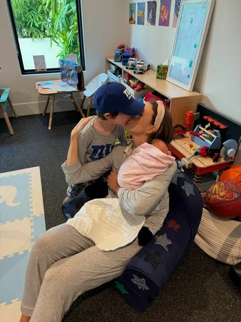 Карли с детьми