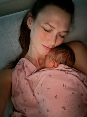 Карли с дочкой