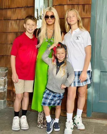 Джессика с детьми